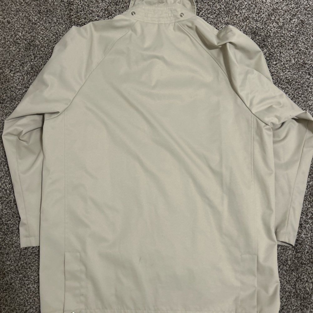 Burberry Classic Beige Men's rain Coat - Picture 7 of 7